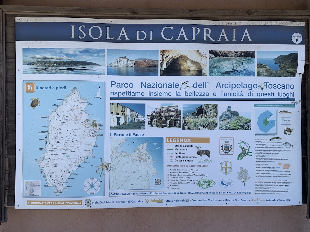Cartello itinerari Isola di Capraia